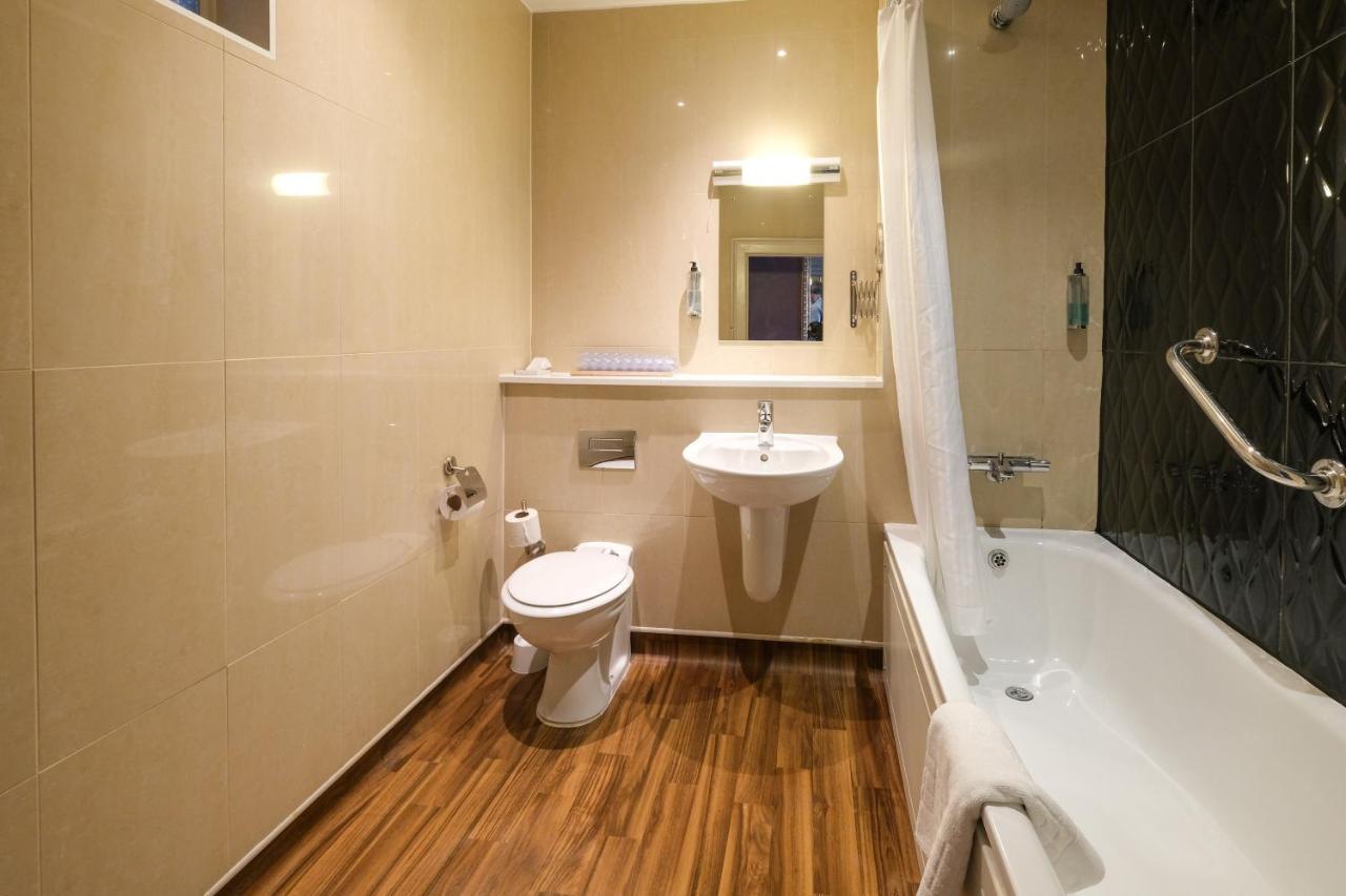 The Unicorn Hotel Wetherspoon Рипон Экстерьер фото