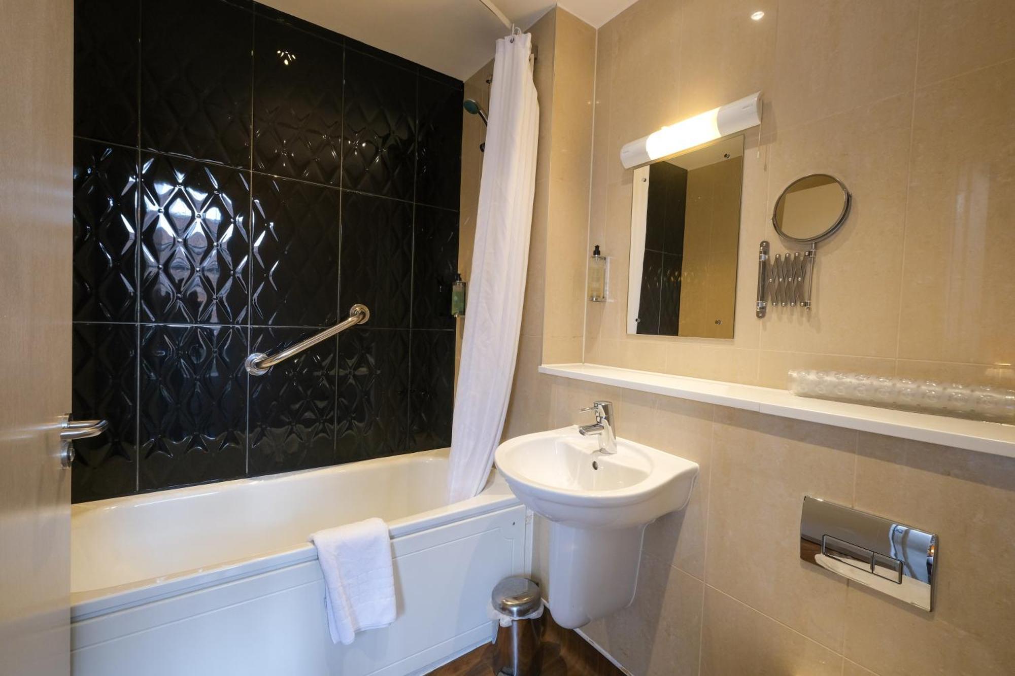 The Unicorn Hotel Wetherspoon Рипон Экстерьер фото