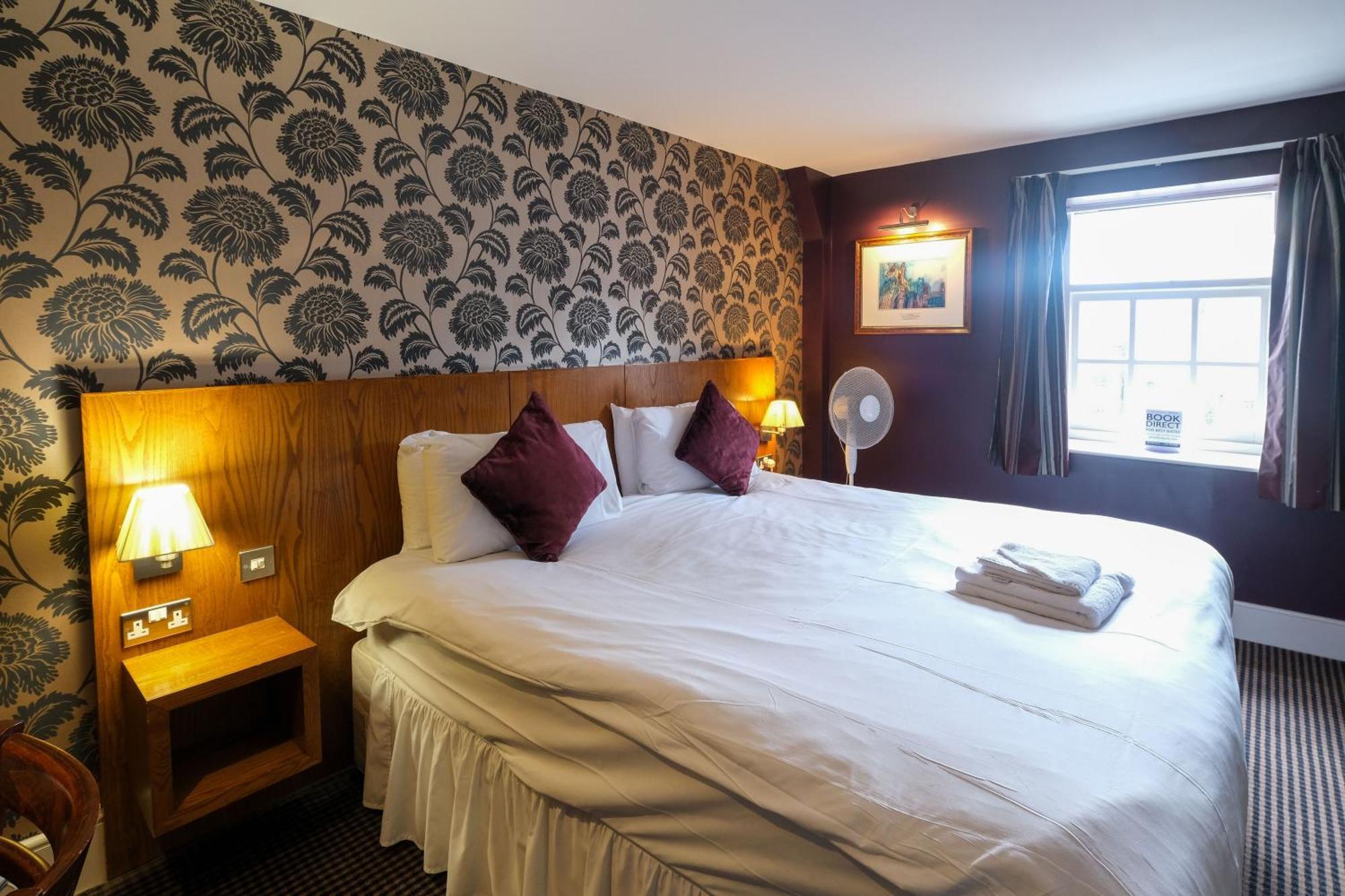 The Unicorn Hotel Wetherspoon Рипон Экстерьер фото