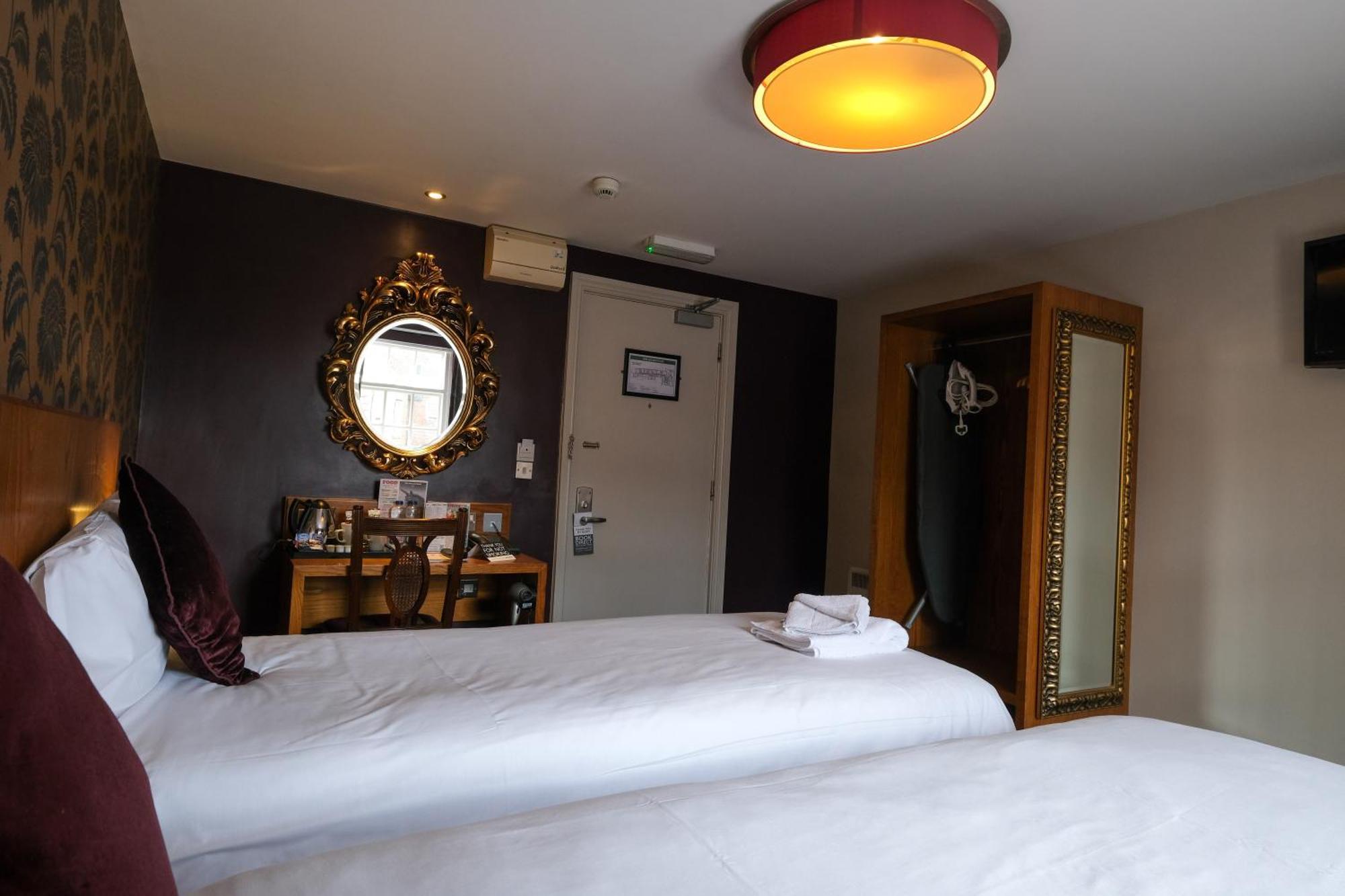 The Unicorn Hotel Wetherspoon Рипон Экстерьер фото
